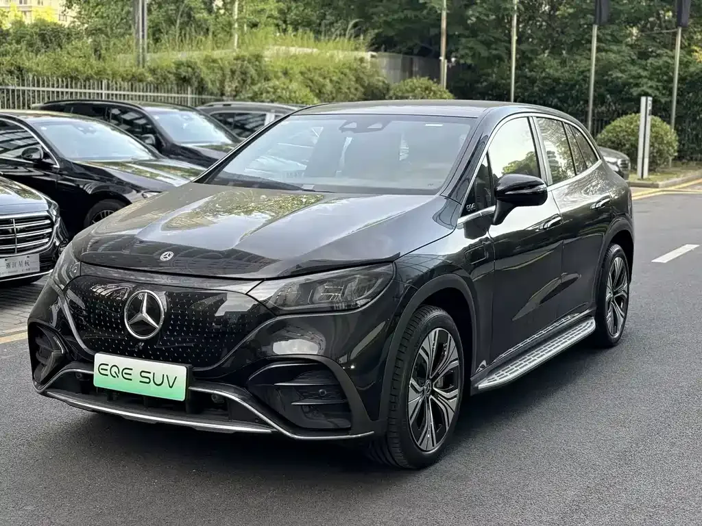 Mercedes-Benz EQE SUV — фото 1