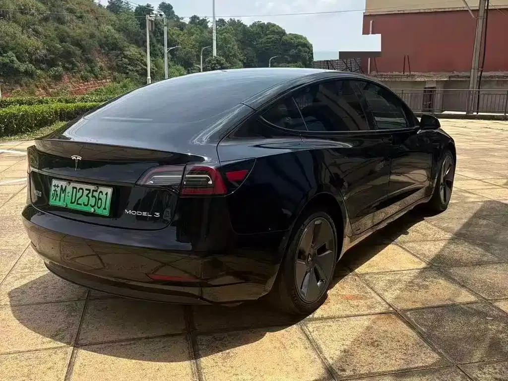 Tesla Model 3 — фото 3