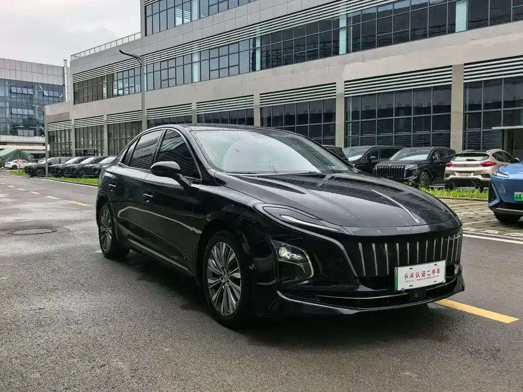 Hongqi E-QM5 — фото 9