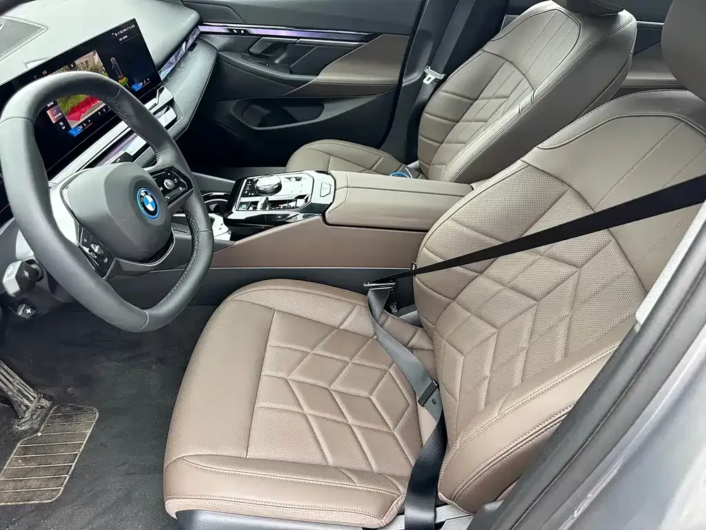 BMW i5 — фото 4