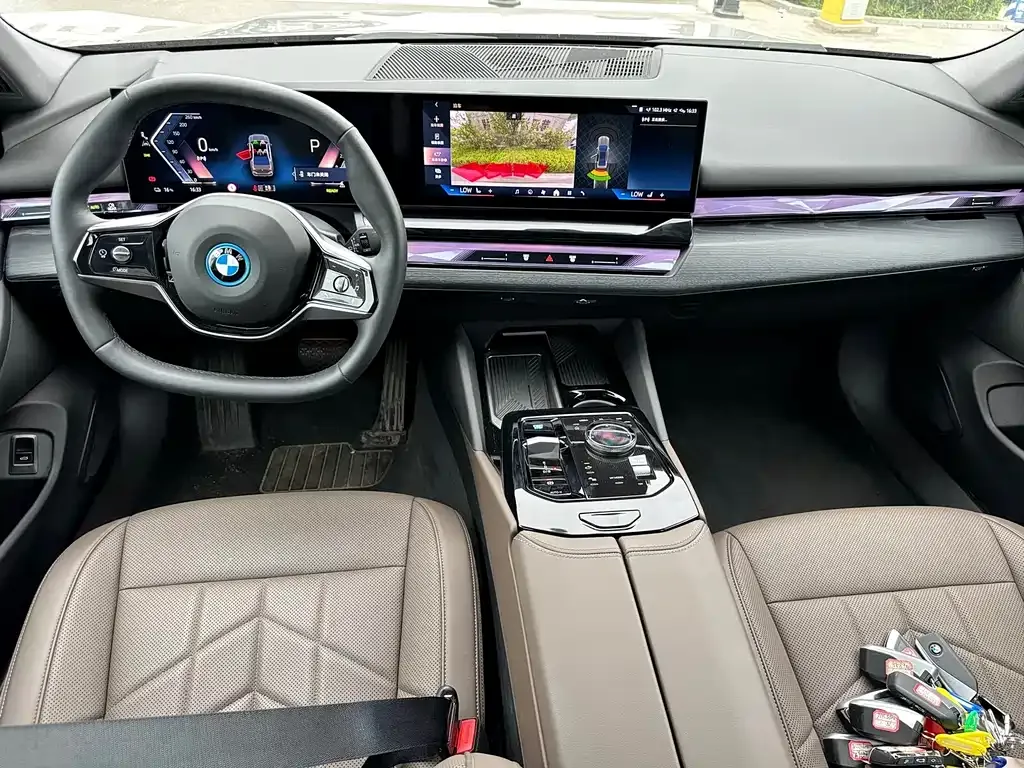 BMW i5 — фото 6