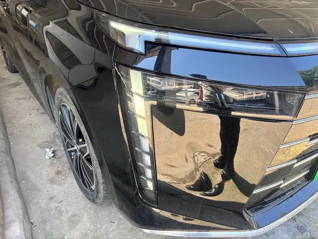 GAC Motor E8 Hybrid — фото 8