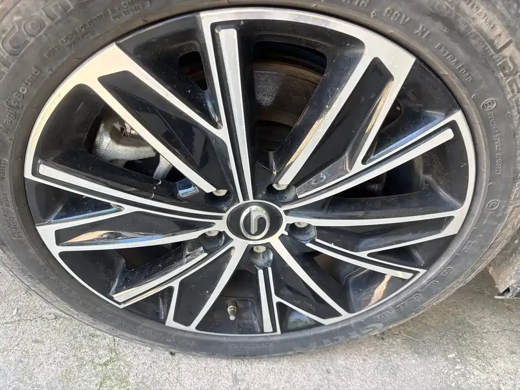 GAC Motor E8 Hybrid — фото 10