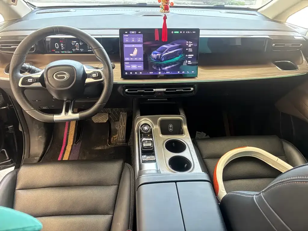 GAC Motor E8 Hybrid — фото 3