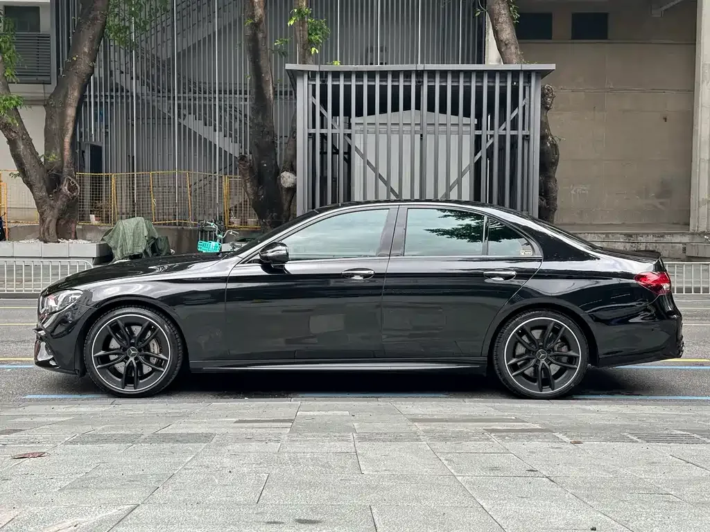 Mercedes-Benz E-Class AMG — фото 6