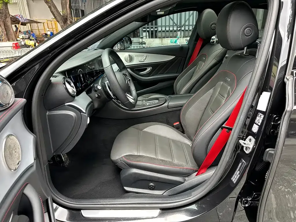 Mercedes-Benz E-Class AMG — фото 7