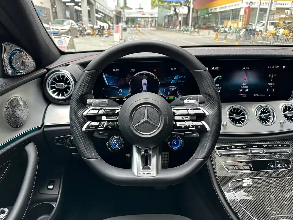 Mercedes-Benz E-Class AMG — фото 4