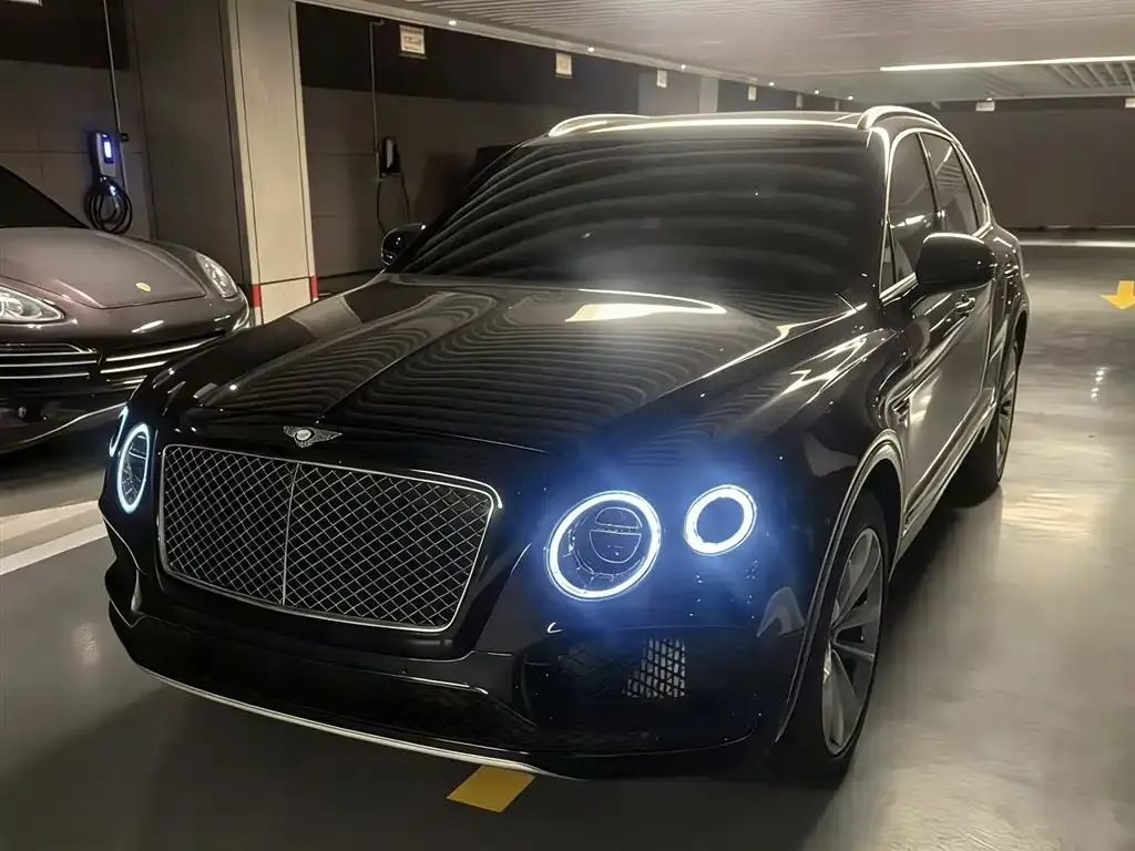 Bentley Bentayga PHEV — фото 1
