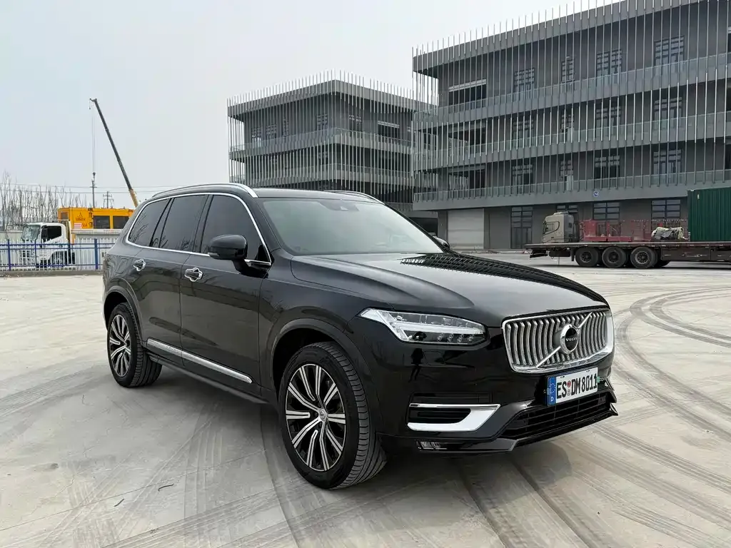 Volvo XC90 — фото 1