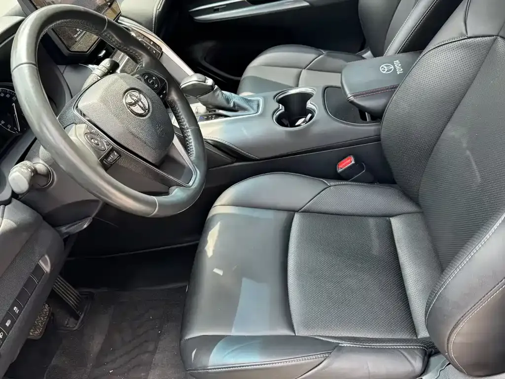 Toyota Harrier — фото 2