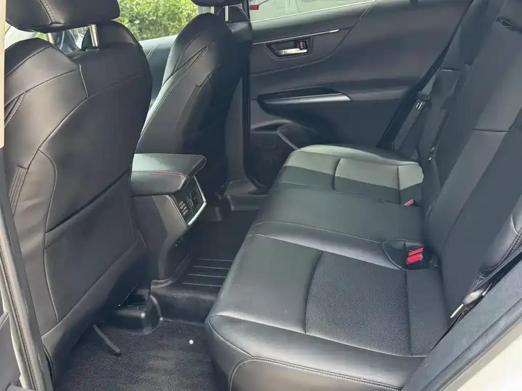 Toyota Harrier — фото 4
