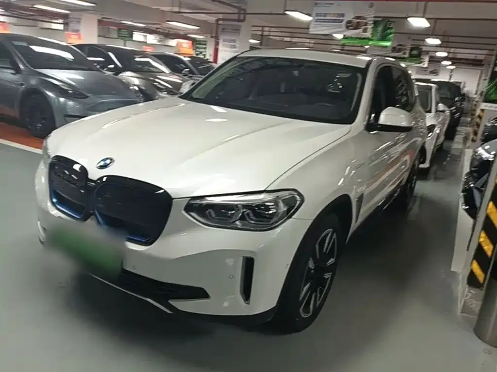 BMW iX3 — фото 6