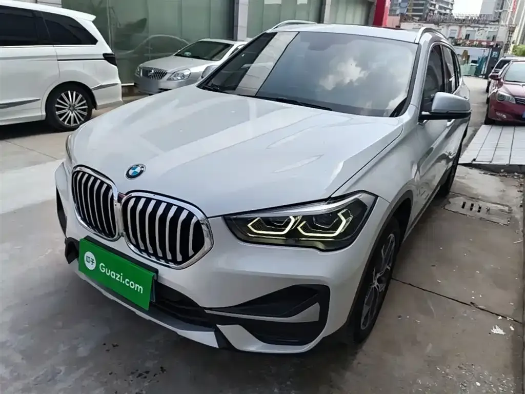 BMW X1 — фото 1