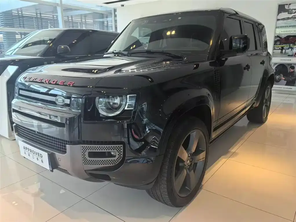 Land Rover Defender — фото 1