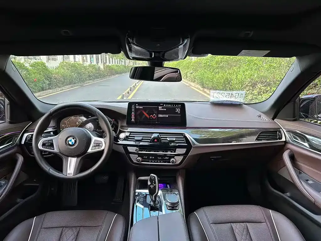 BMW 5 Series — фото 4