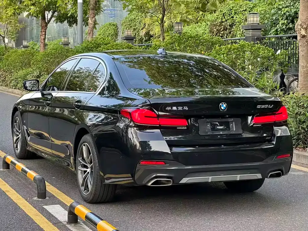 BMW 5 Series — фото 6
