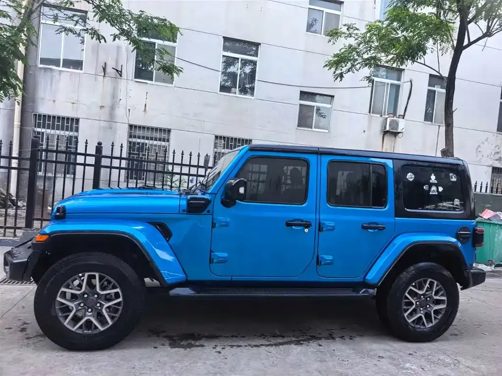 Jeep Wrangler PHEV — фото 8