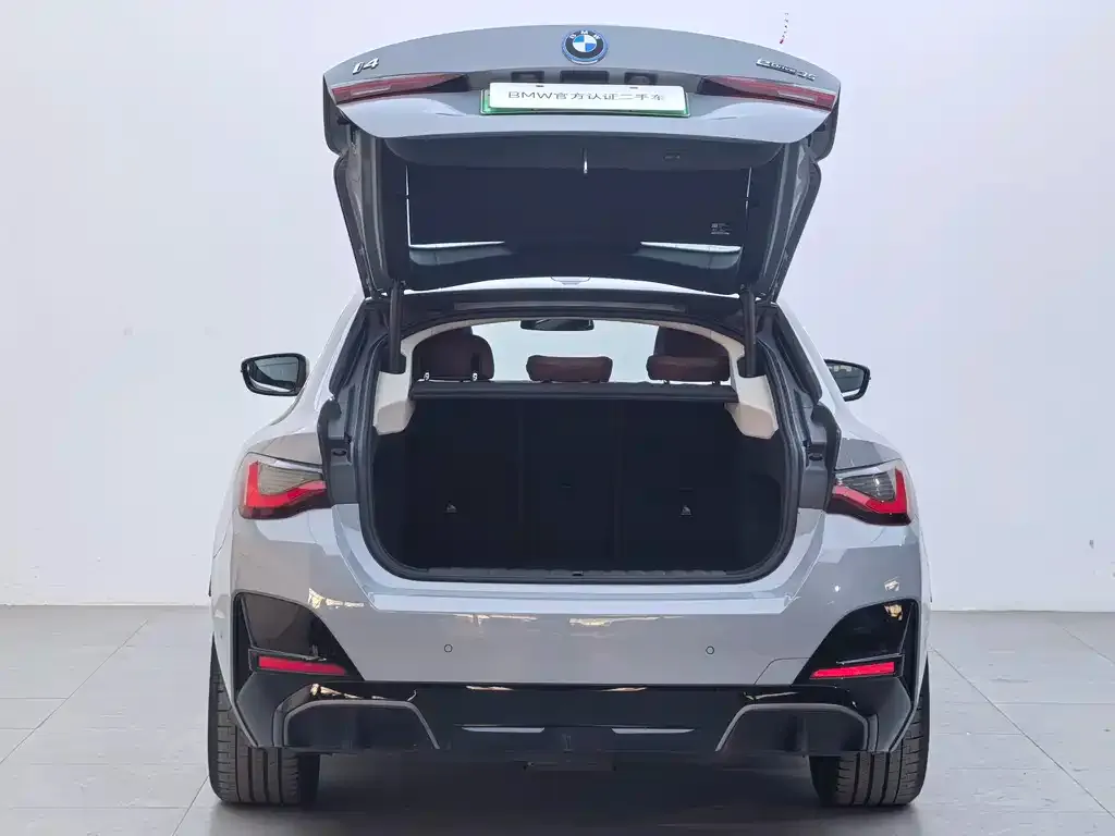 BMW i4 — фото 4