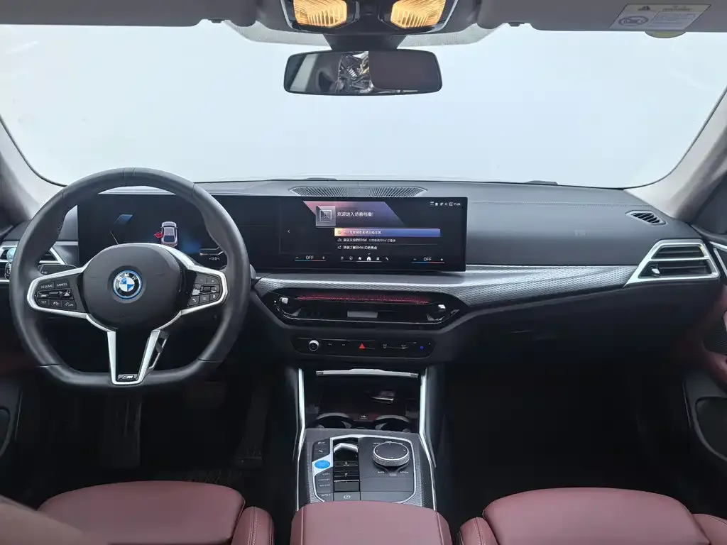 BMW i4 — фото 8