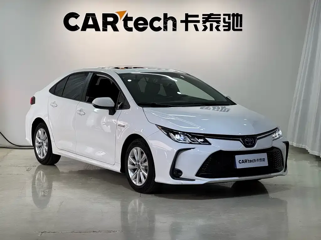 Toyota Corolla — фото 5
