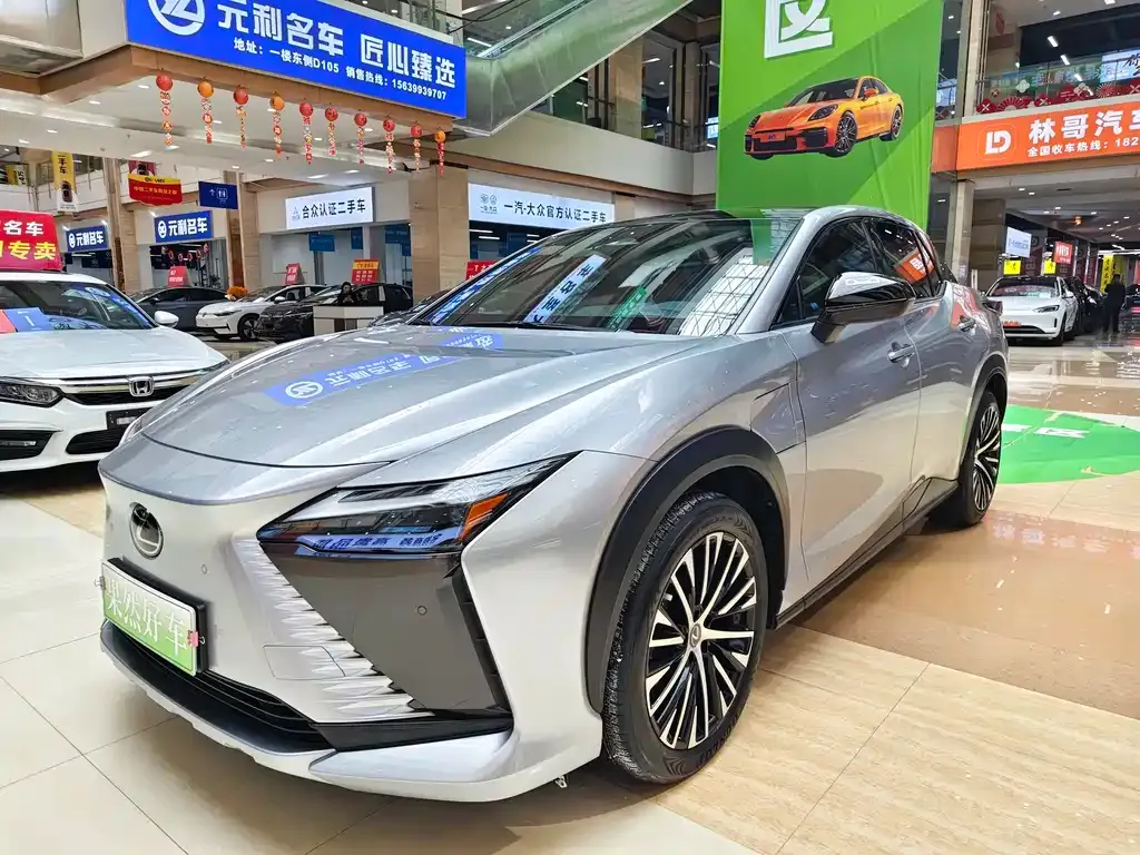 Lexus RZ — фото 1