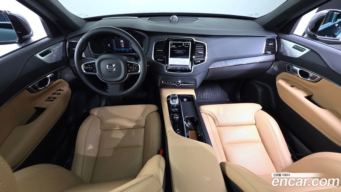 Volvo XC90 — фото 10