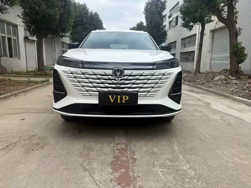 Changan CS75PLUS — фото 1