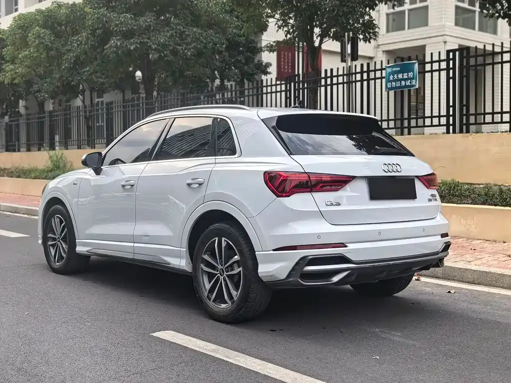 Audi Q3 — фото 7