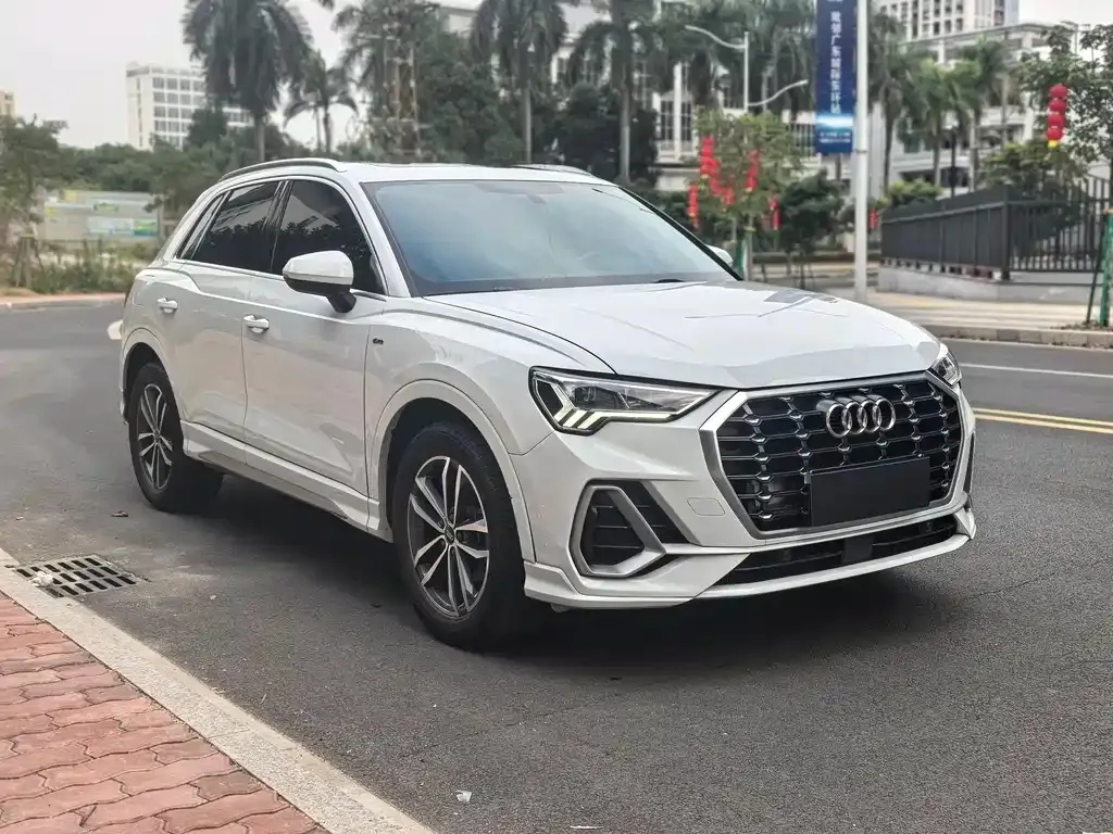 Audi Q3 — фото 10