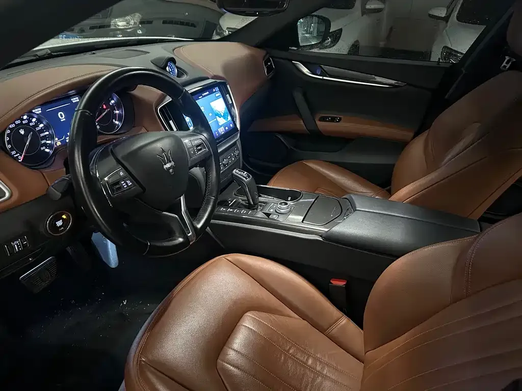 Maserati Ghibli — фото 10
