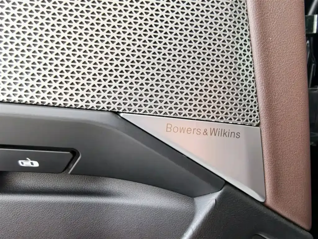 BMW 7 Series — фото 10