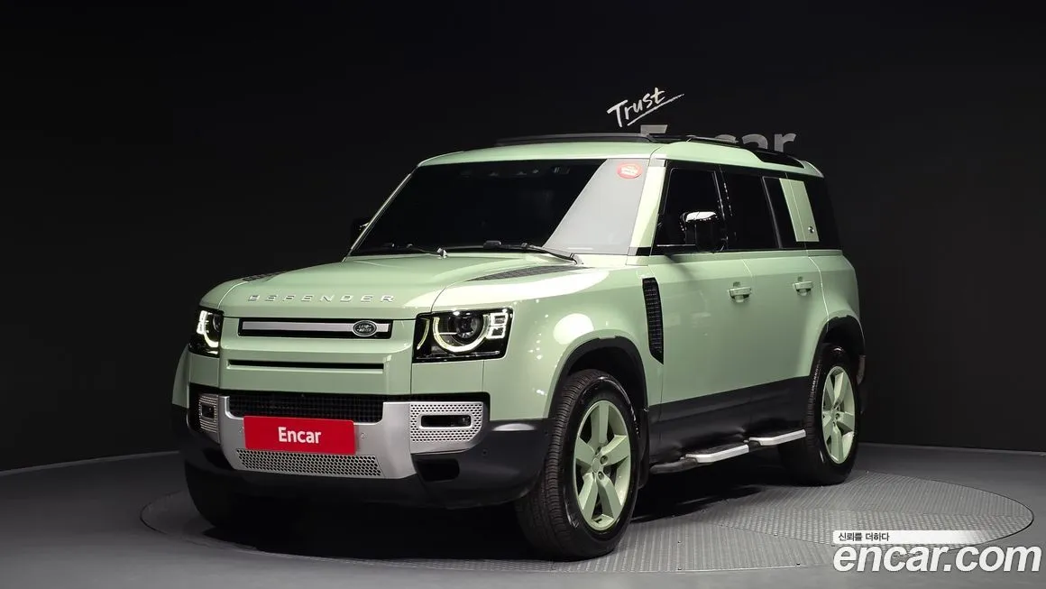 Land Rover Defender — фото 1