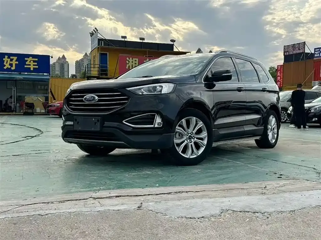 Ford Edge — фото 1