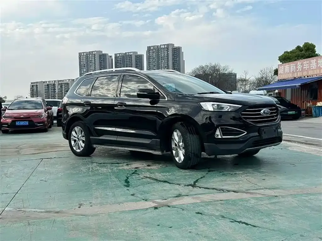 Ford Edge — фото 8