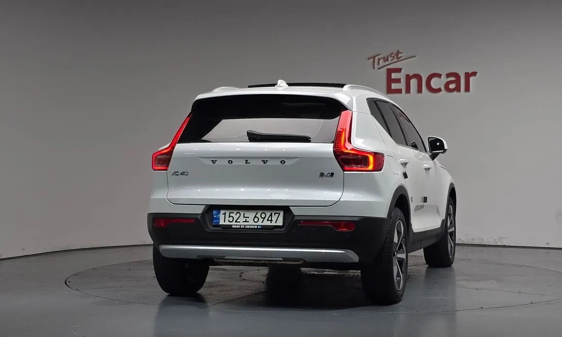Volvo XC40 — фото 2
