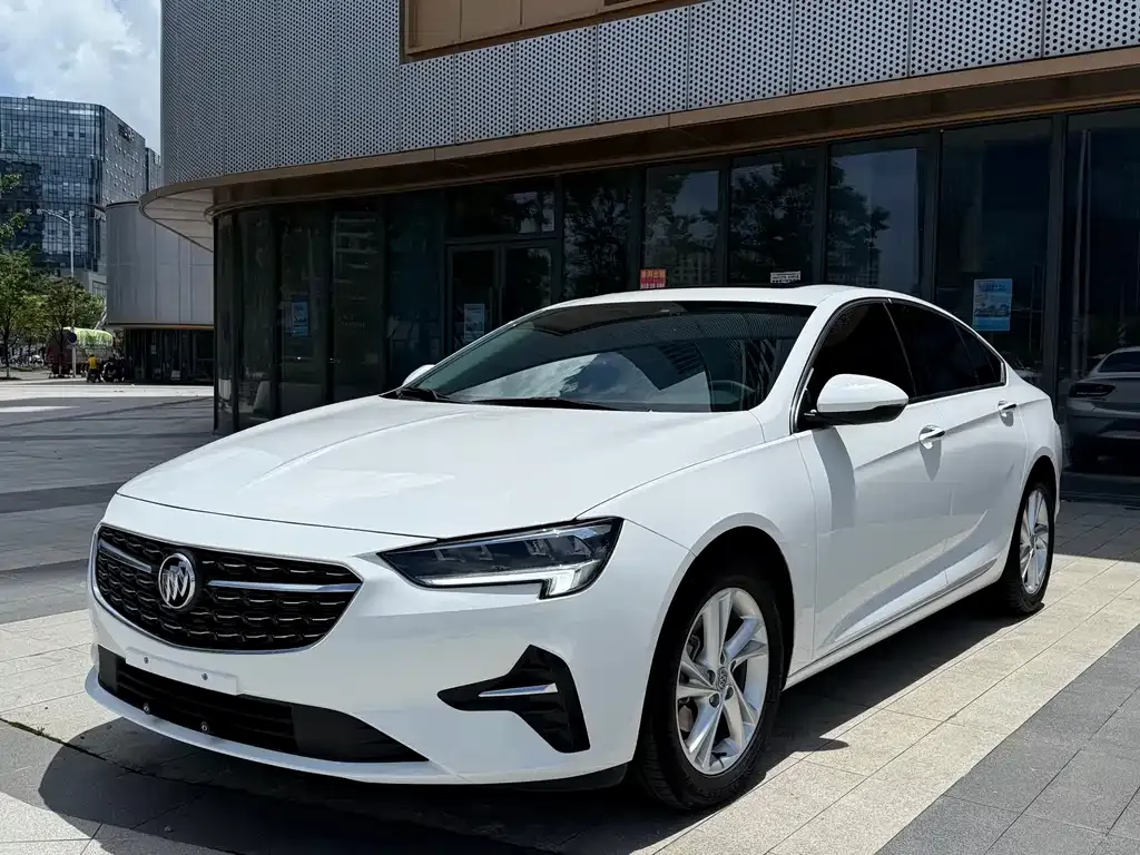 Buick Regal — фото 1