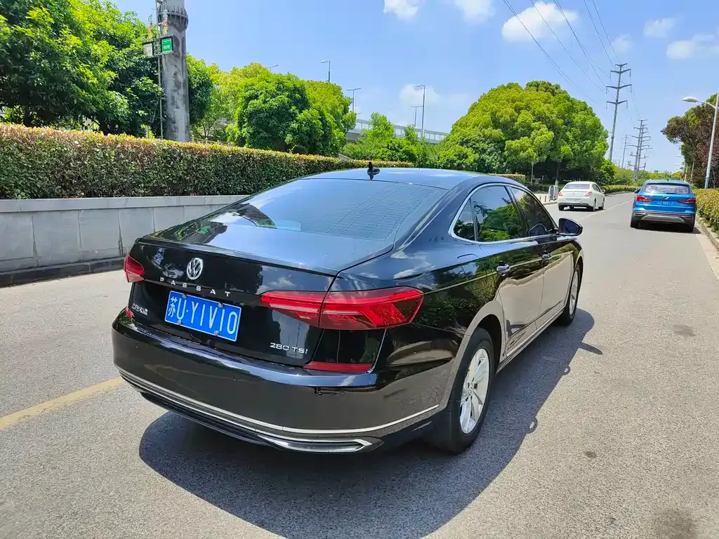 Volkswagen Passat — фото 7