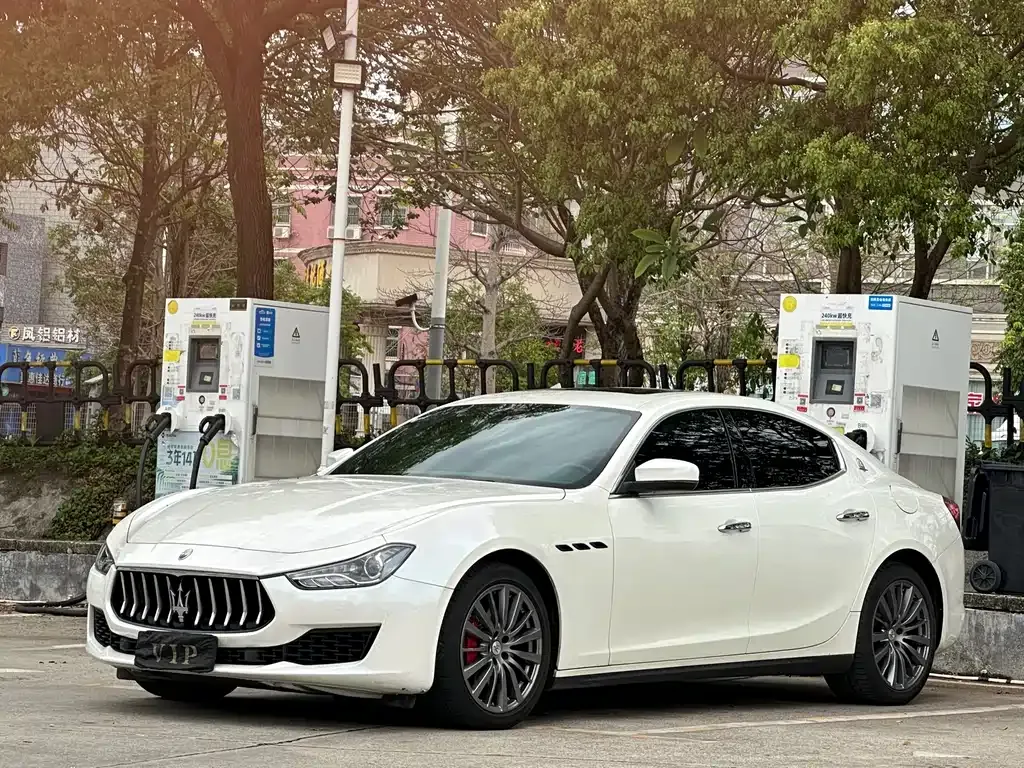 Maserati Ghibli — фото 1