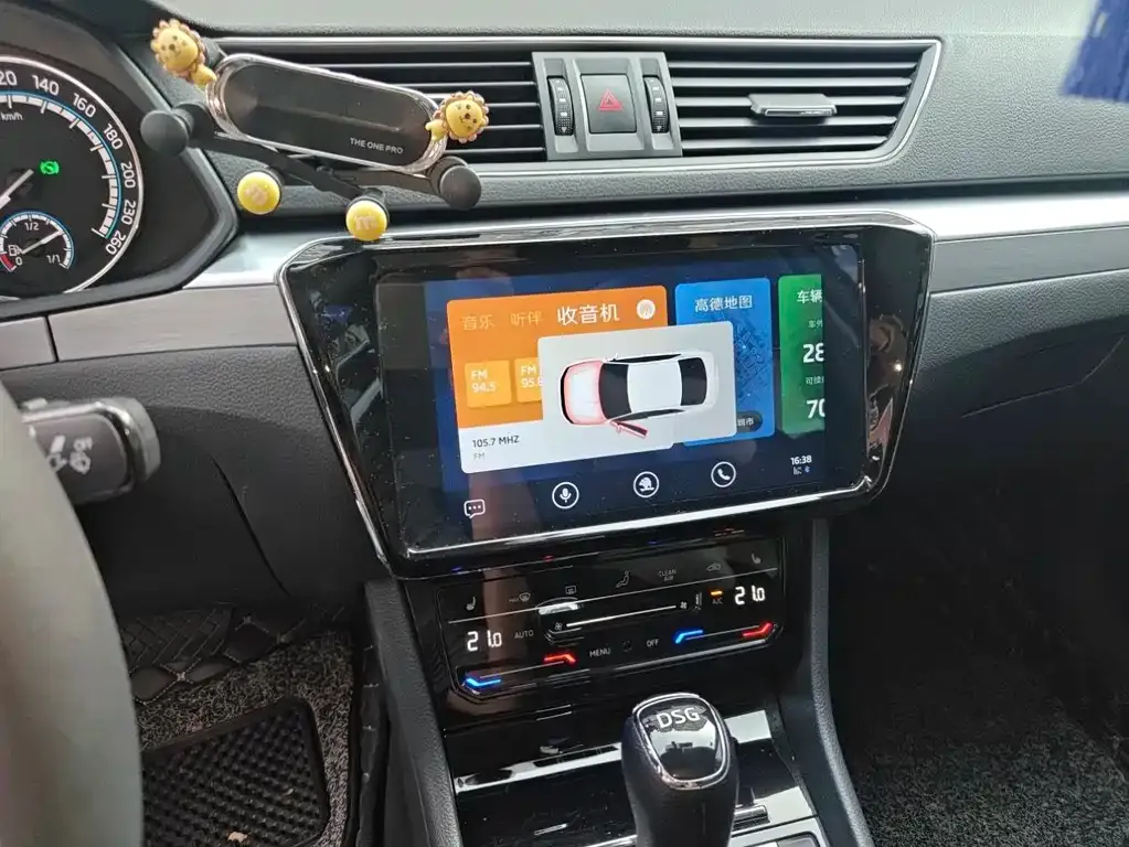 Skoda Superb — фото 10