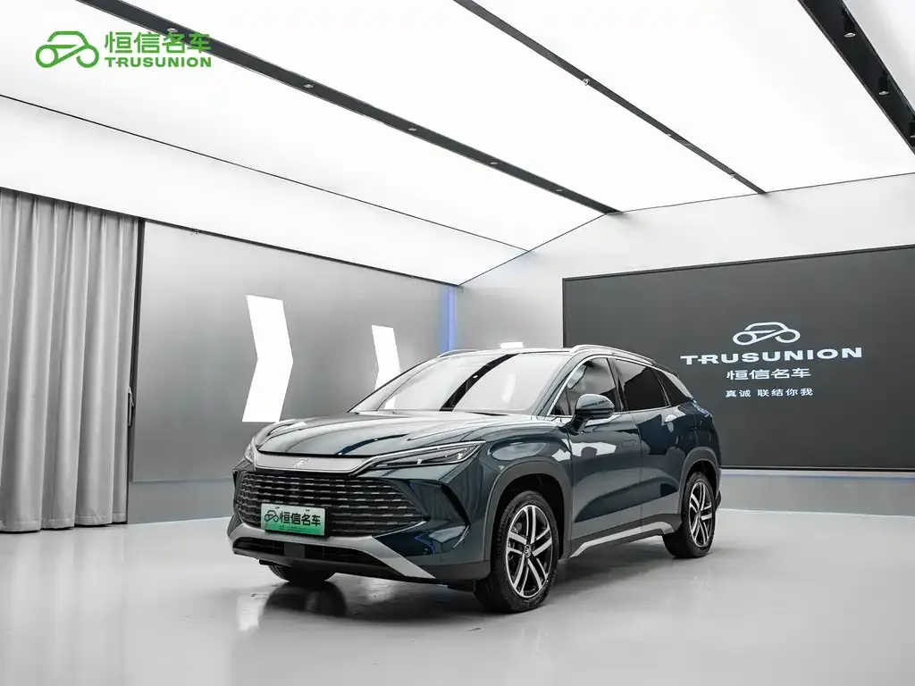 BYD L DM-i — фото 1