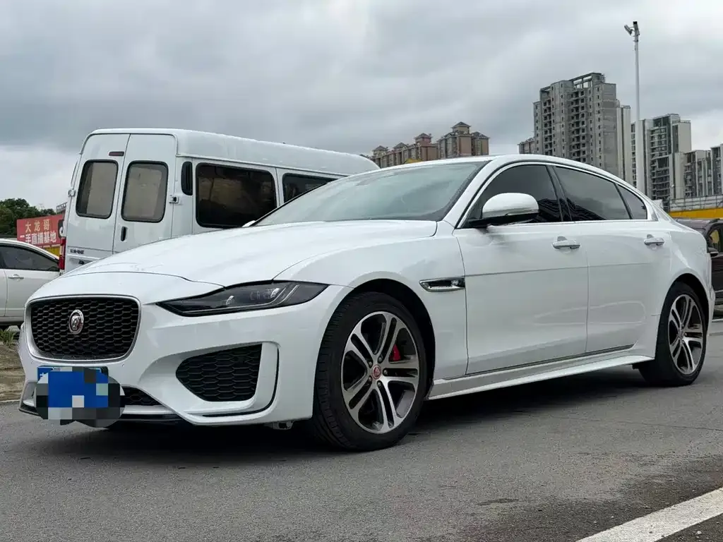 Jaguar XEL — фото 1