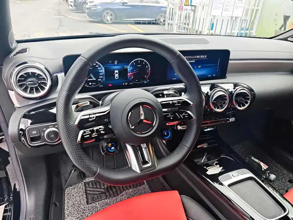 Mercedes-Benz CLA AMG — фото 10