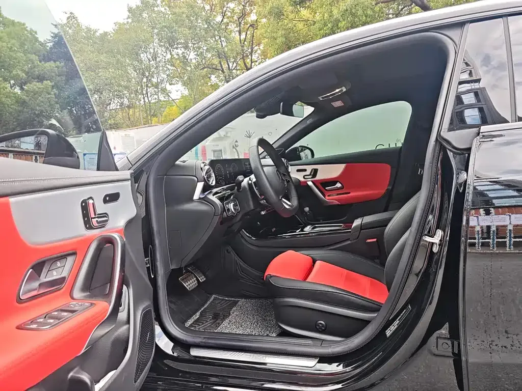 Mercedes-Benz CLA AMG — фото 7