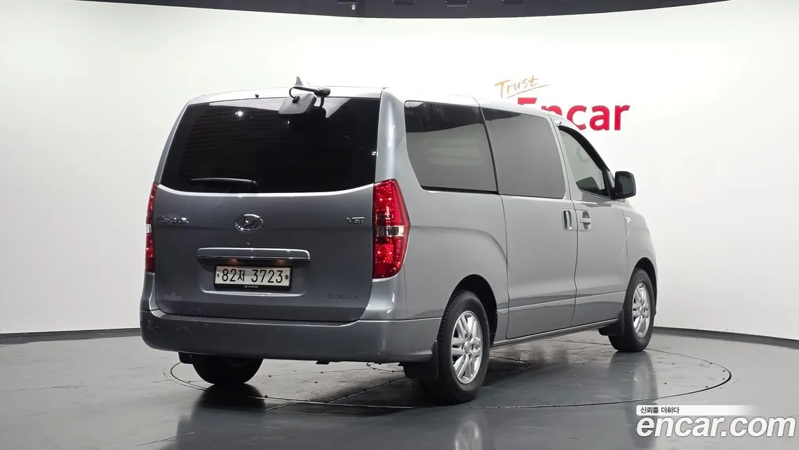 Hyundai Starex — фото 2