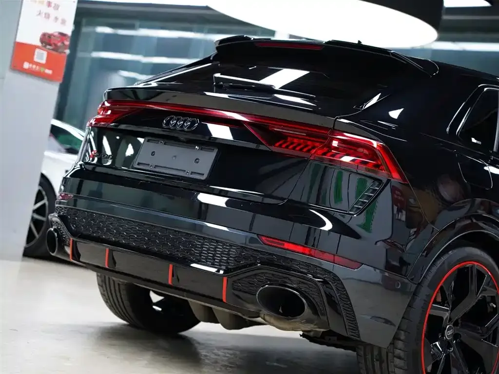 Audi RS Q8 — фото 6
