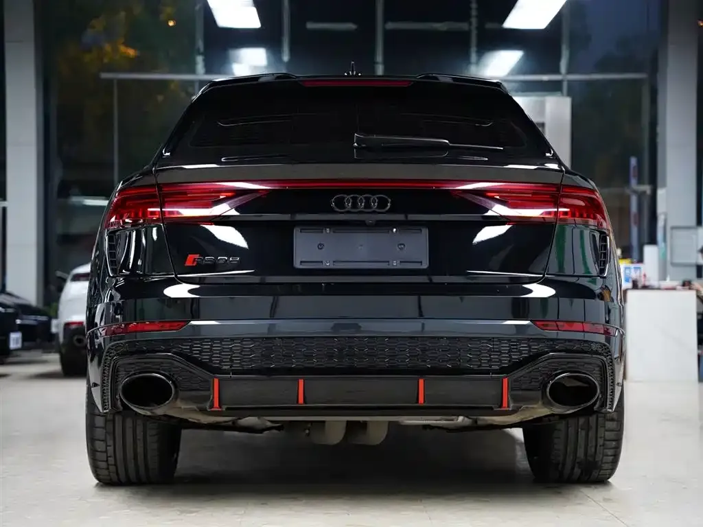 Audi RS Q8 — фото 5