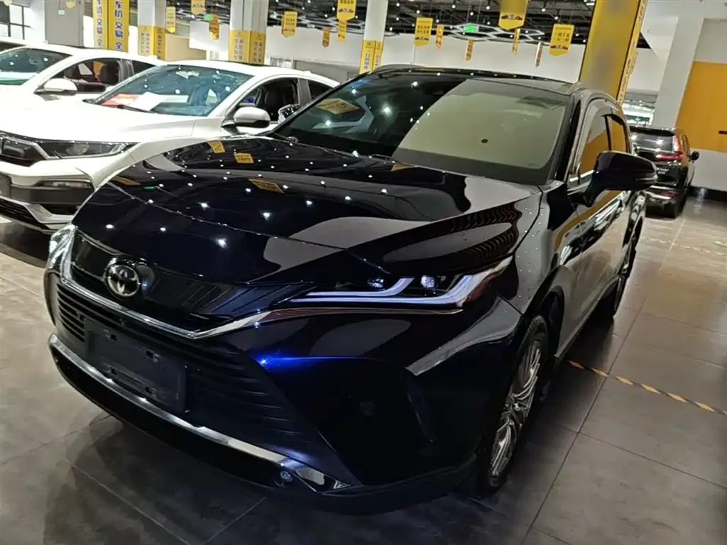 Toyota Harrier — фото 1