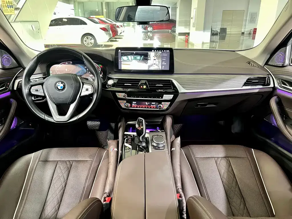 BMW 5 Series — фото 9