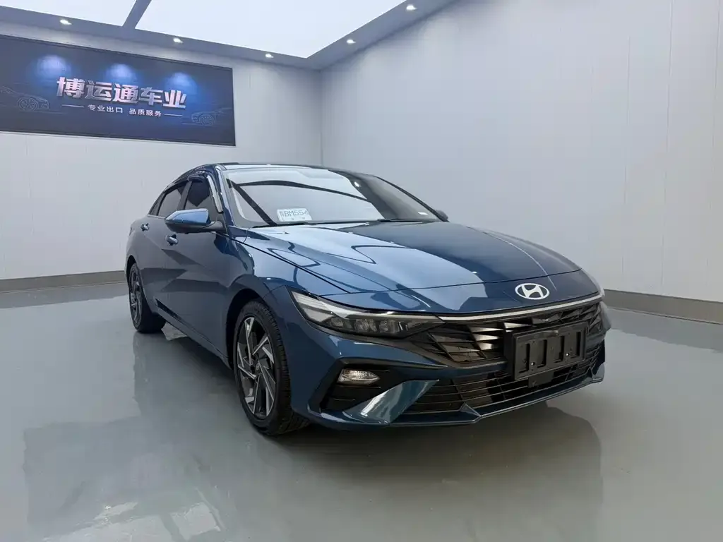 Hyundai Elantra — фото 2