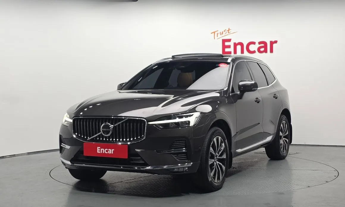 Volvo XC60 — фото 1
